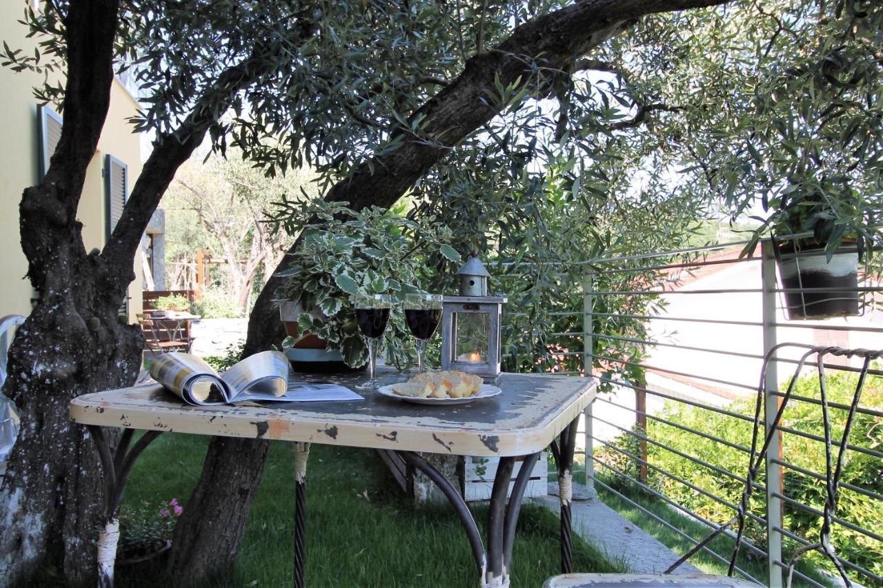 Bed and Breakfast Il Rosale A Celle Ligure Exterior foto